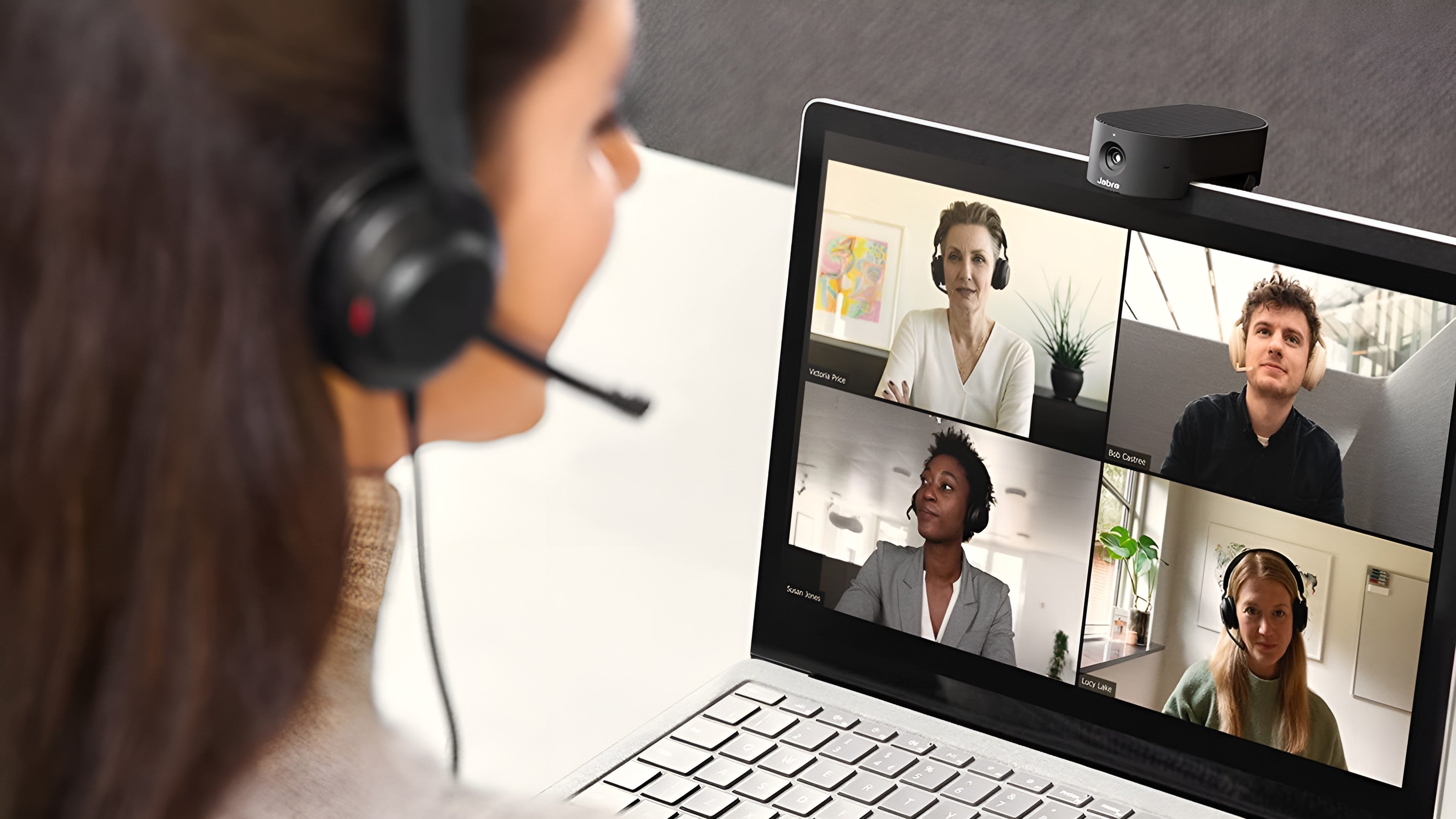 STAY CONNECTED WITH BETTER WEBCAMS